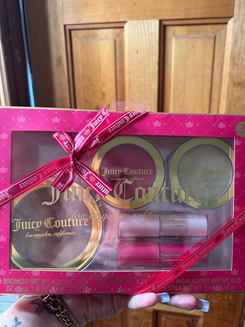 Juicy Couture 5 piece Makeup Gift Set - Hot Pink & Gold